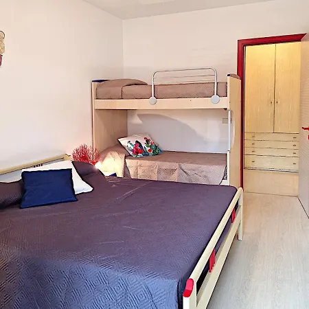 Urano With A Family Bedroom For 4 People And Private Locked Garage Διαμέρισμα Μπιμπιόνε
