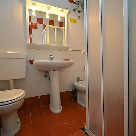 Apartament Urano With A Family Bedroom For 4 People And Private Locked Garage *