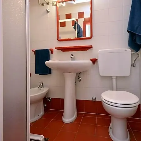 Urano With A Family Bedroom For 4 People And Private Locked Garage Bibione