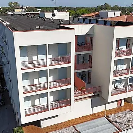 Urano With A Family Bedroom For 4 People And Private Locked Garage Μπιμπιόνε