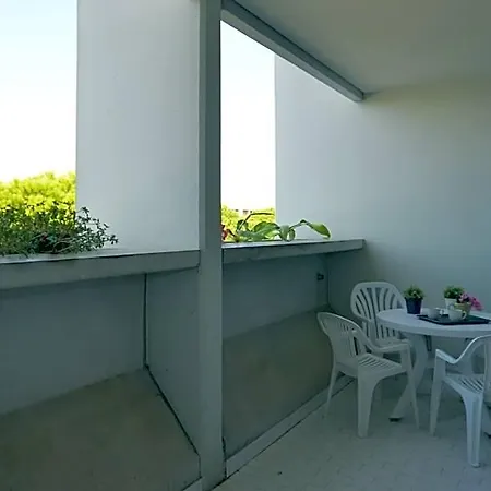 Urano With A Family Bedroom For 4 People And Private Locked Garage Apartament Bibione