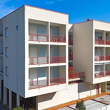 Urano With A Family Bedroom For 4 People And Private Locked Garage Διαμέρισμα