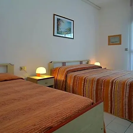 Urano With A Family Bedroom For 4 People And Private Locked Garage Apartament *