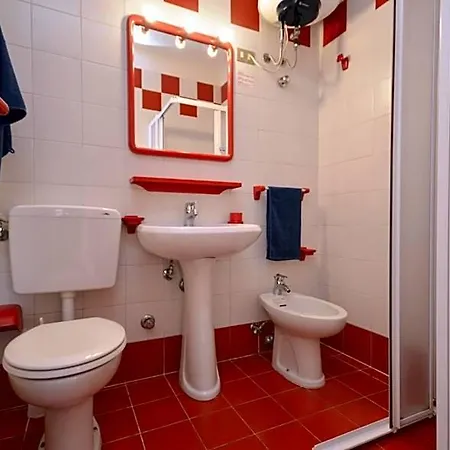Urano With A Family Bedroom For 4 People And Private Locked Garage Διαμέρισμα
